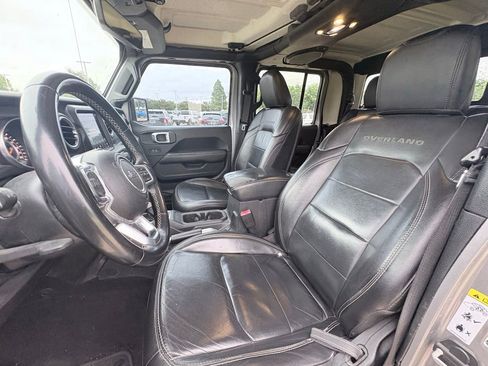 Used 2020 Jeep Gladiator Overland AWD/4WD image 6