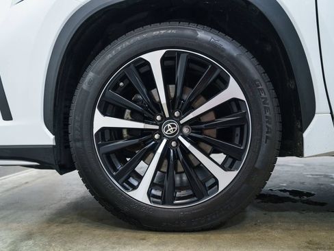 Used 2022 Toyota Highlander XSE AWD/4WD image 11