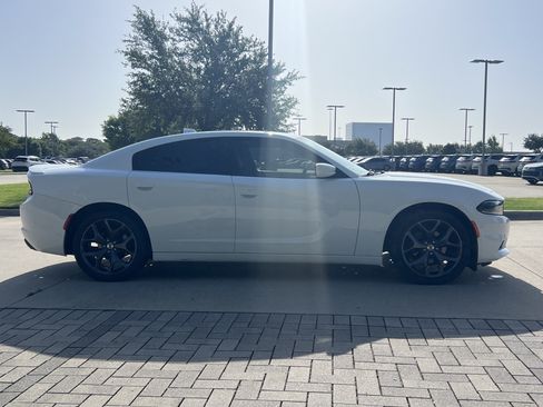 Used 2019 Dodge Charger SXT w/ Plus Group RWD image 10