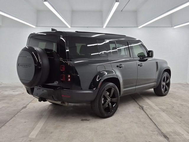 Used 2023 Land Rover Defender 130 SE AWD/4WD image 5