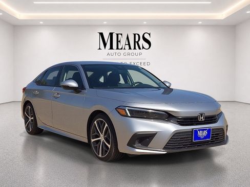 Used 2023 Honda Civic Touring image 7