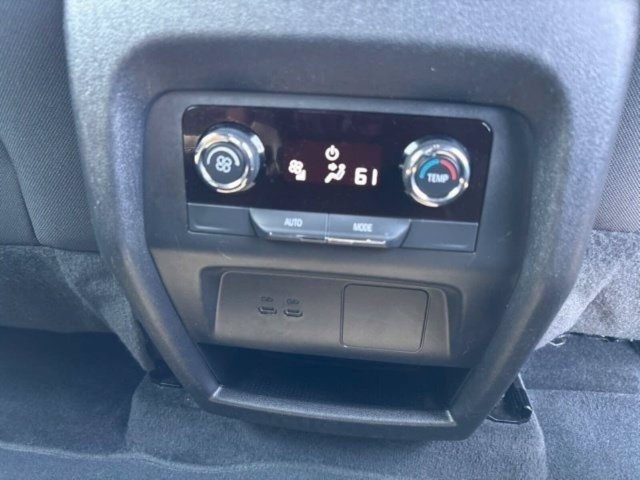 Used 2025 Chevrolet Traverse LT AWD/4WD image 33