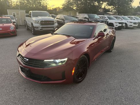 Used 2021 Chevrolet Camaro LT image 14