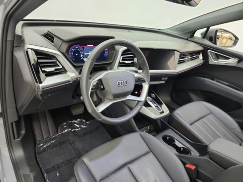 Used 2025 Audi Q4 e-tron Premium Plus w/ Premium Plus AWD/4WD image 9