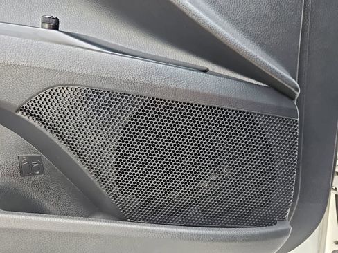 Used 2018 Toyota Camry LE FWD image 29