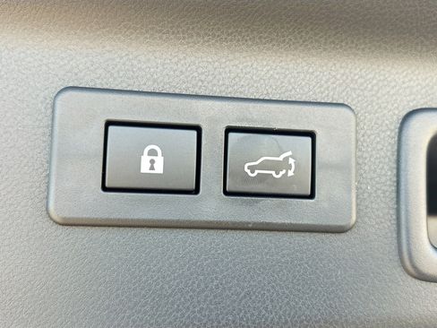 Used 2025 Subaru Forester Limited image 31