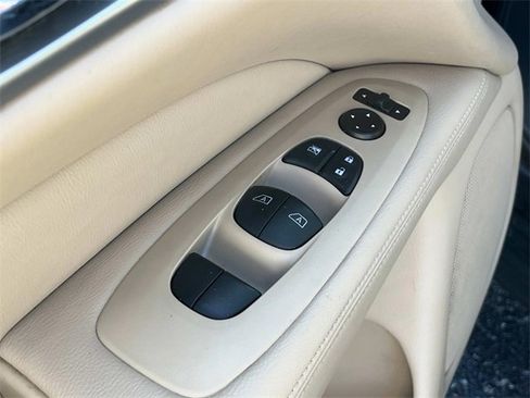 Used 2018 Nissan Pathfinder Platinum image 35