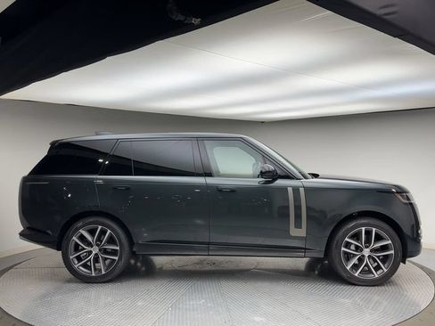 Used 2024 Land Rover Range Rover Long Wheelbase SE AWD/4WD image 9