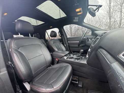 Used 2017 Ford Explorer Sport w/ Equipment Group 401A image 30