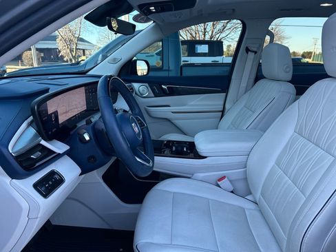 Certified 2025 Buick Enclave Avenir w/ Super Cruise Package image 13