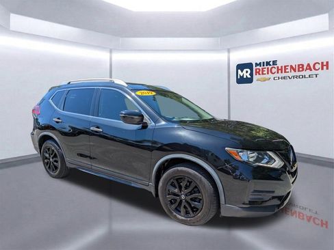 Used 2019 Nissan Rogue S w/ Special Edition Package FWD image 2