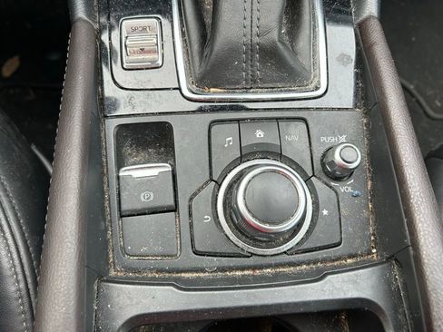 Used 2018 MAZDA MAZDA3 Touring image 27