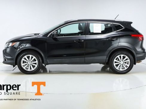 Used 2017 Nissan Rogue Sport SV w/ SV Premium Package image 2