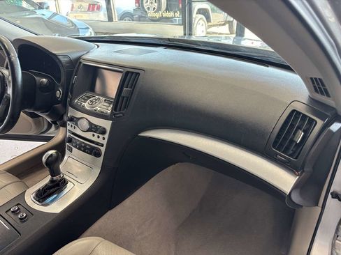Used 2009 INFINITI G37 Journey w/ Premium Pkg image 14
