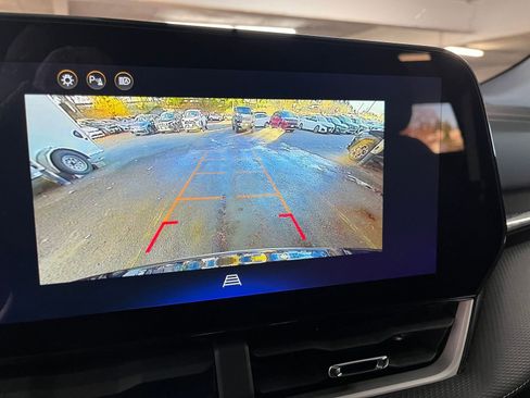 Used 2025 Chevrolet Equinox LT image 17