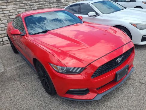 Used 2017 Ford Mustang Coupe RWD image 3