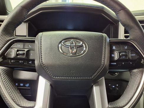 Used 2025 Toyota Sequoia Platinum AWD/4WD image 22