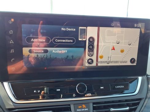 Used 2025 Nissan Altima 2.5 SL FWD image 10