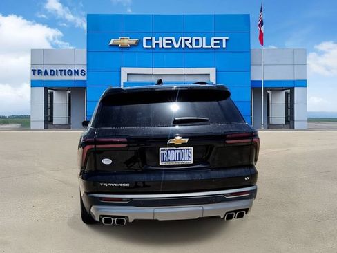 Certified 2024 Chevrolet Traverse LT FWD image 8