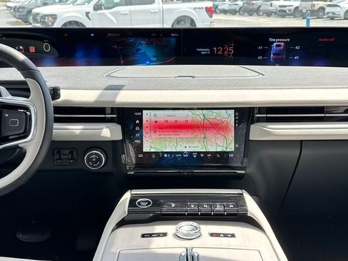 New 2026 Lincoln Navigator Reserve w/ Jet Appearance Package AWD/4WD image 24