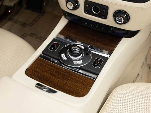 Used 2010 Rolls-Royce Ghost image 22