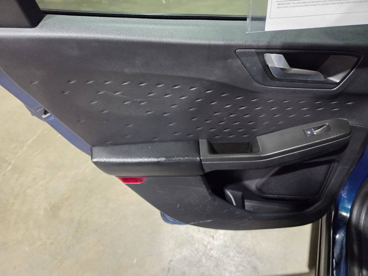 Used 2020 Ford Escape SEL FWD image 25