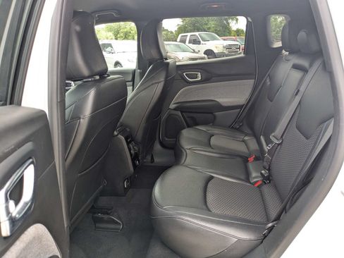 Used 2024 Jeep Compass Latitude AWD/4WD image 14
