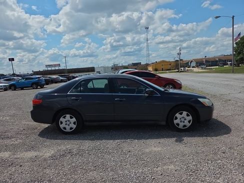 Used 2005 Honda Accord LX image 9