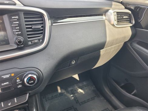 Used 2017 Kia Sorento EX image 28