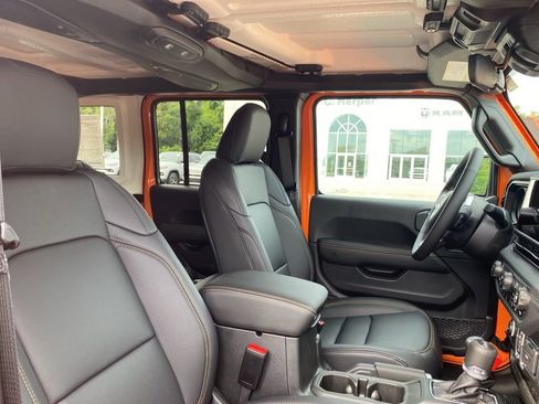 New 2025 Jeep Wrangler Unlimited Sahara w/ Safety Group AWD/4WD image 12