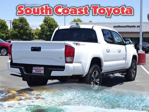 Used 2017 Toyota Tacoma TRD Sport RWD image 13