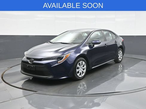 Used 2024 Toyota Corolla LE FWD image 3