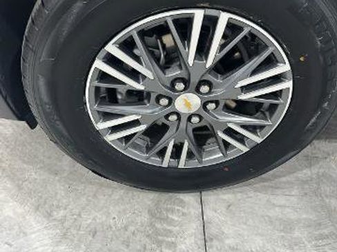 Used 2025 Chevrolet Traverse LT FWD image 10