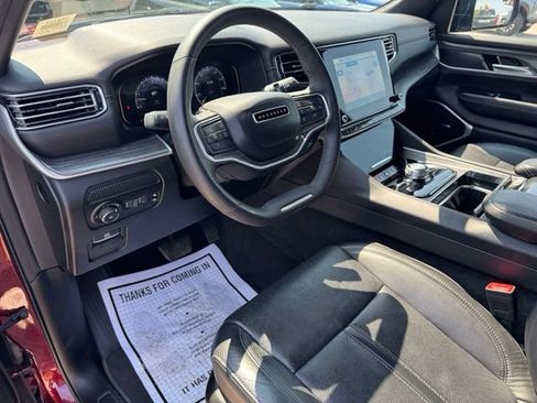 Used 2024 Jeep Wagoneer Series II w/ Flexible Seating Group AWD/4WD image 14