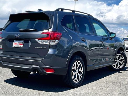 Used 2023 Subaru Forester Premium AWD/4WD image 11