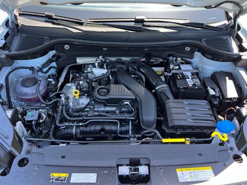 New 2026 Volkswagen Taos SE FWD image 11