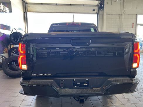 Used 2024 Chevrolet Colorado Z71 w/ Z71 Convenience Package 2 AWD/4WD image 6