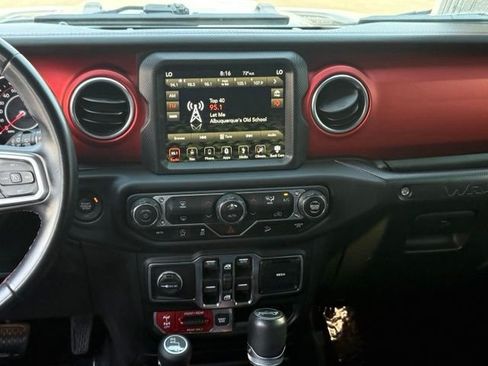 Used 2018 Jeep Wrangler Unlimited Rubicon AWD/4WD image 19