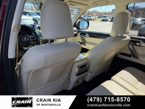 Used 2020 Lexus GX 460 Premium w/ Premium Package image 27
