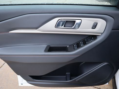 New 2026 Ford Explorer Active w/ Active Comfort Package image 18