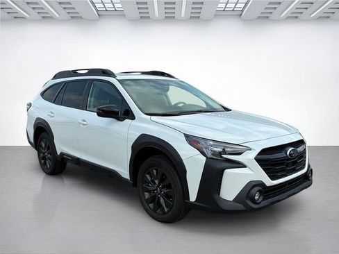 Used 2025 Subaru Outback Onyx Edition AWD/4WD image 2