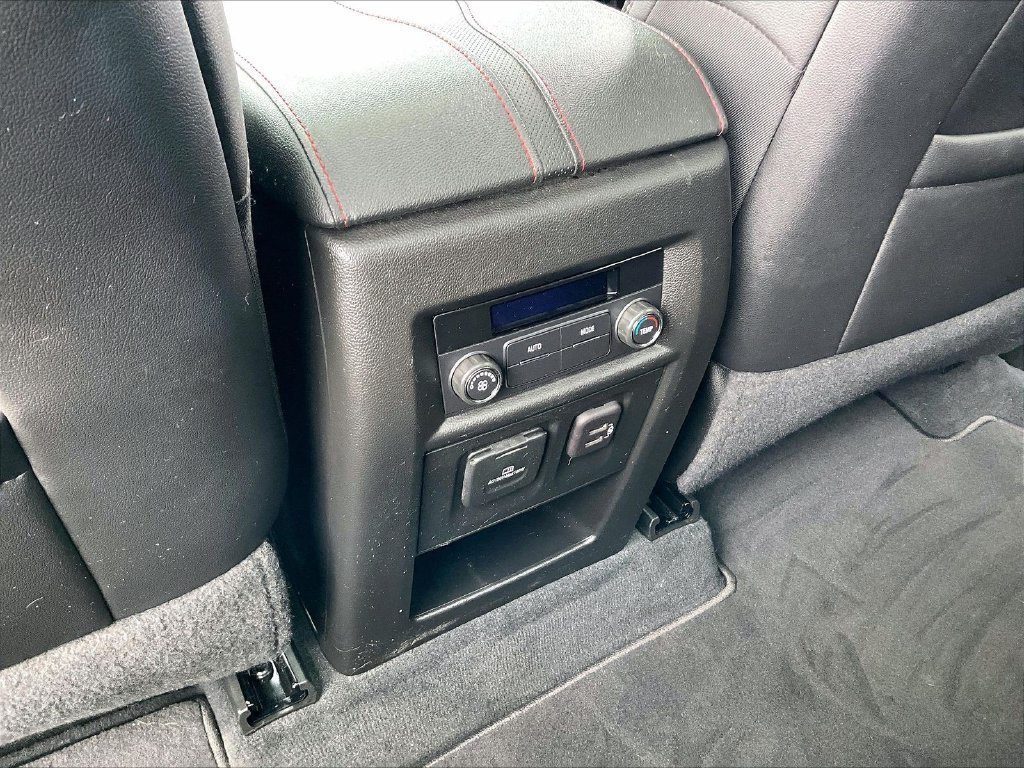 Used 2023 Chevrolet Traverse RS AWD/4WD image 27