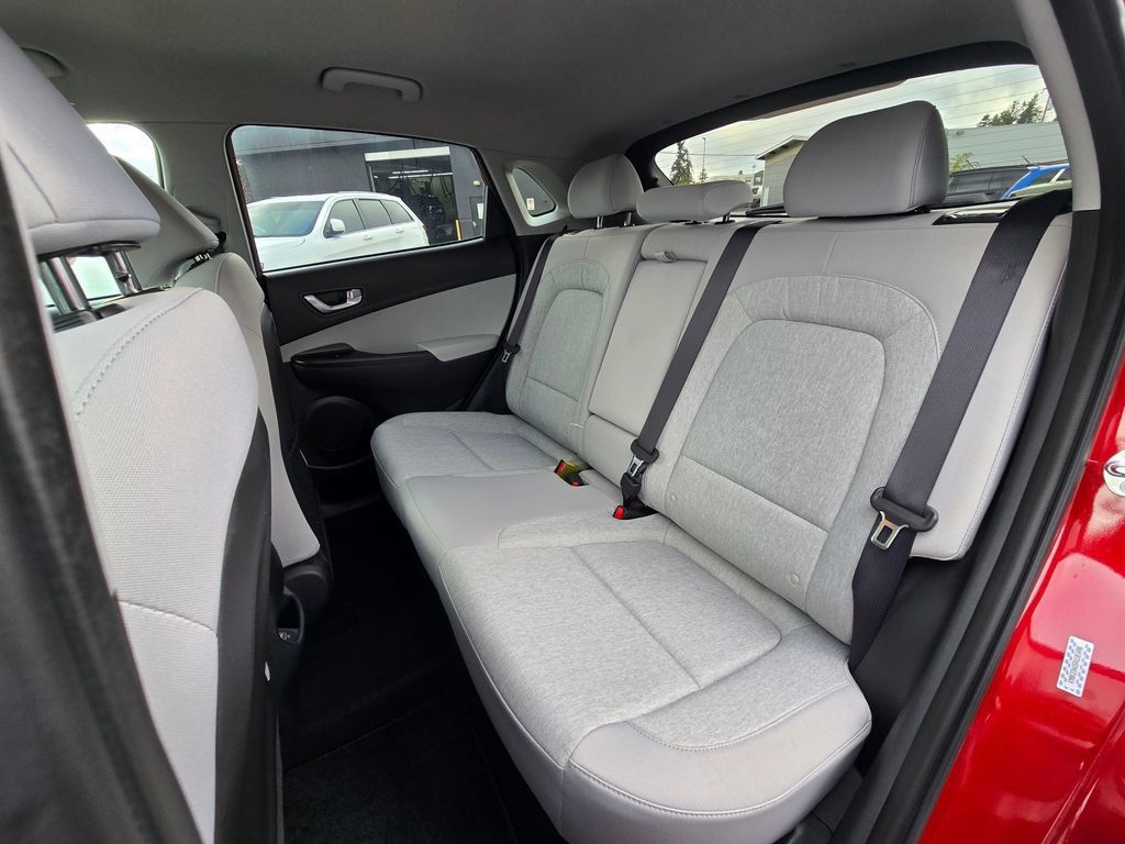 Used 2023 Hyundai Kona SE FWD image 16