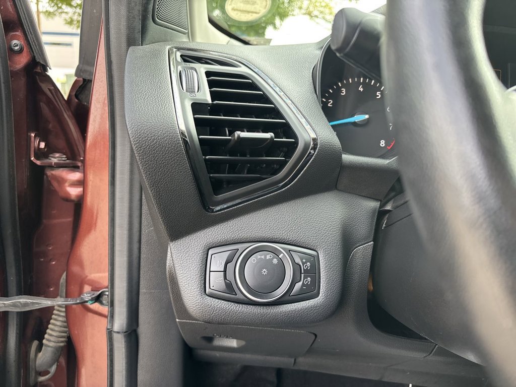 Used 2018 Ford Escape SEL AWD/4WD image 20