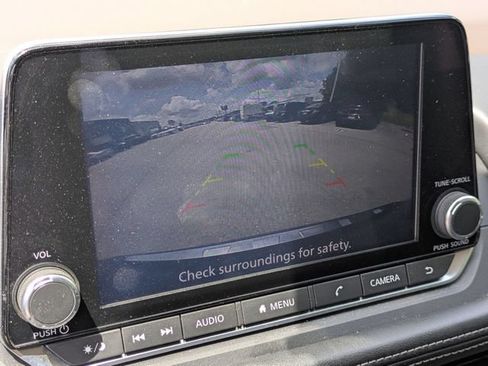 Used 2023 Nissan Rogue SV FWD image 23