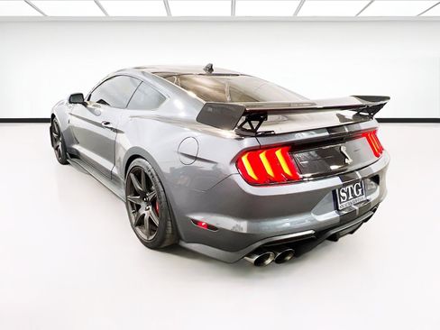 Used 2021 Ford Mustang Shelby GT500 w/ Carbon Fiber Track Pack RWD image 6