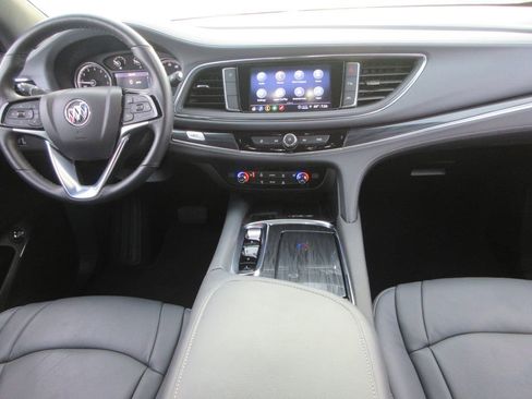 Used 2023 Buick Enclave Essence image 15