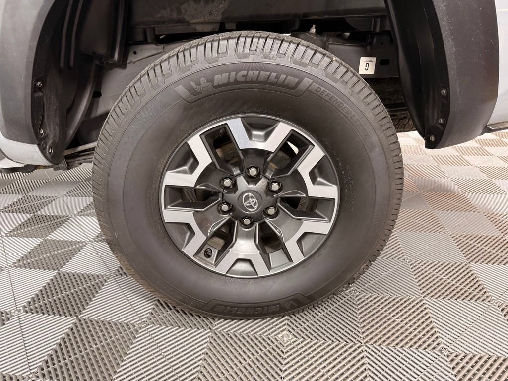 Certified 2021 Toyota Tacoma TRD Off-Road w/ TRD Premium Off Road Package AWD/4WD image 14