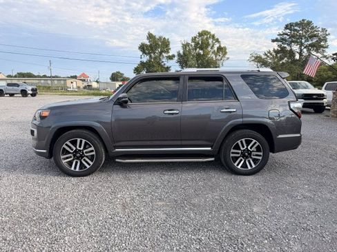 Used 2018 Toyota 4Runner Limited AWD/4WD image 2