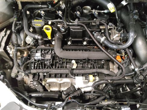 Used 2019 Ford Escape SE image 30